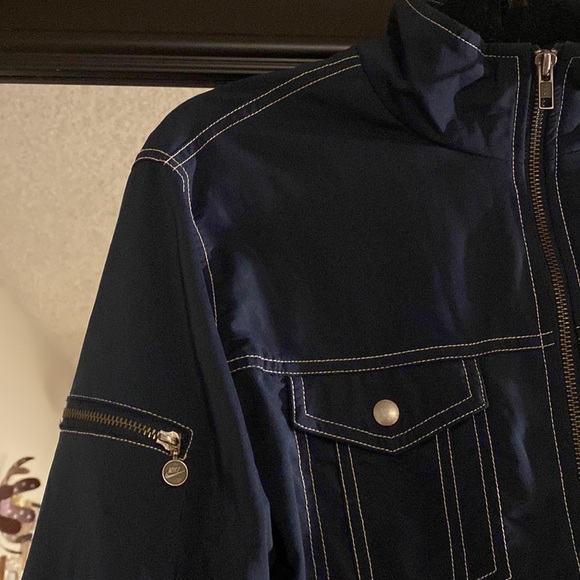 Nike jacket - Picture 3 of 6